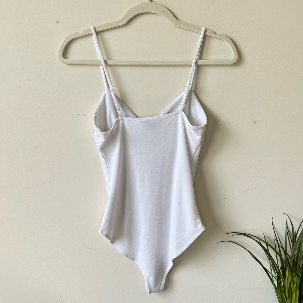 V-neck Cami Bodysuit - Picture 6 of 13